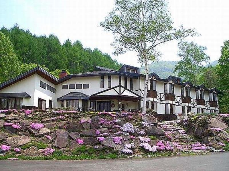 มินากามิโคเก็นเพนชั่นชาเล็ทลาไนจ์ Bed & Breakfast มินาคามิ ภายนอก รูปภาพ